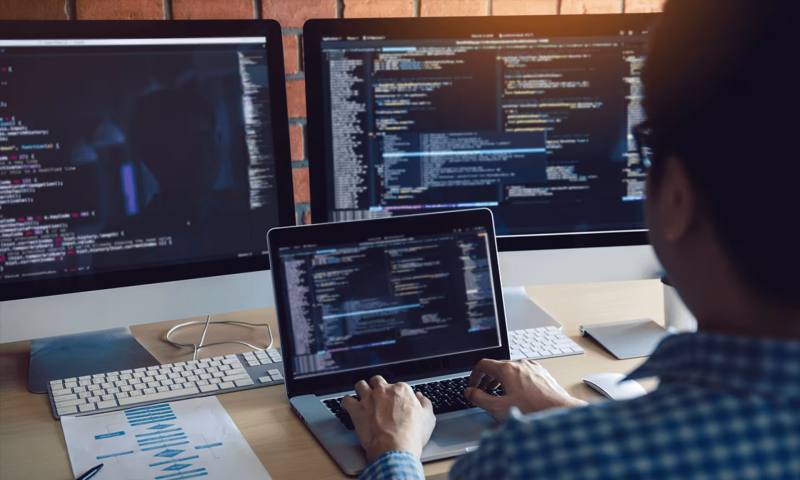 数据科学选型:R与Python如何赋能上林县网站建设?